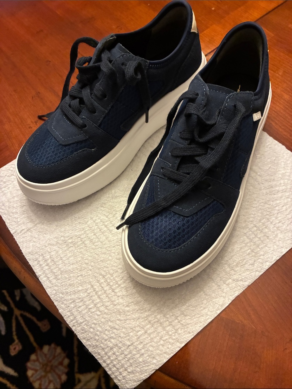 PAOLO. Women’s Gains-Sneaker in Navy and White. GORGEOUS!  Size 7.5. BRAND NEW
